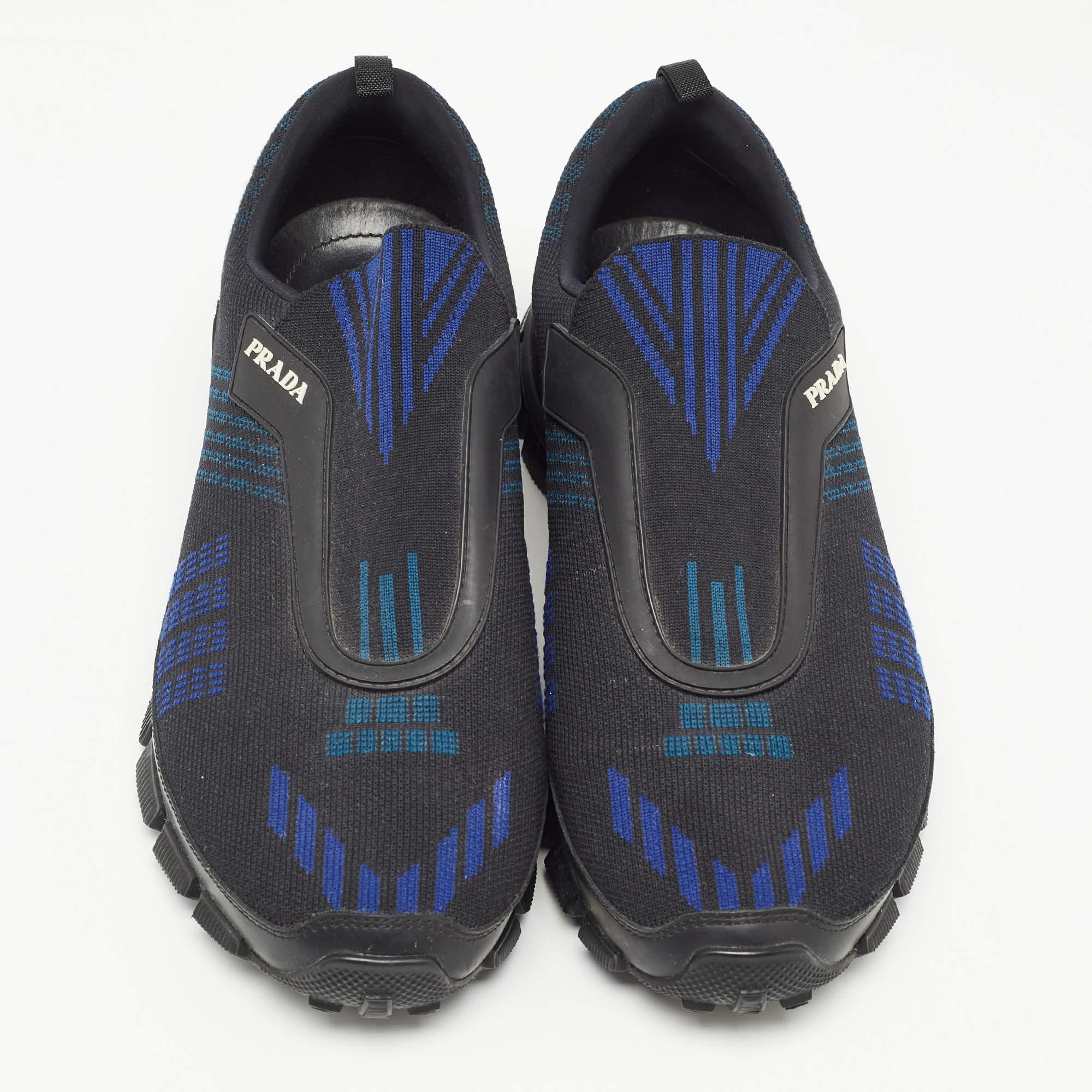 Prada Black/Blue Knit Fabric Low Top Sneakers Size 42.5 In Excellent Condition For Sale In Dubai, Al Qouz 2