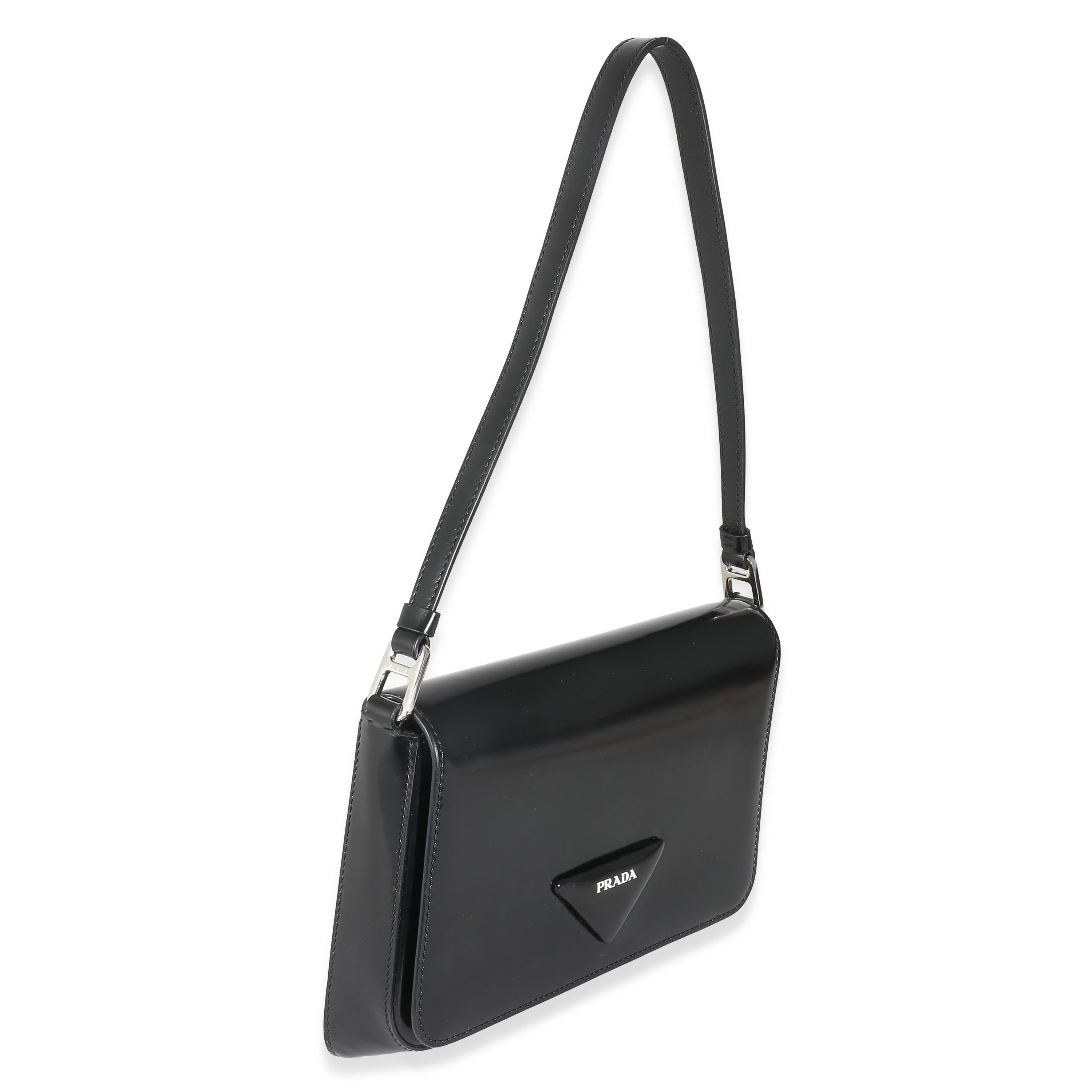 Bolso de hombro Prada de piel cepillada negra Negro en venta