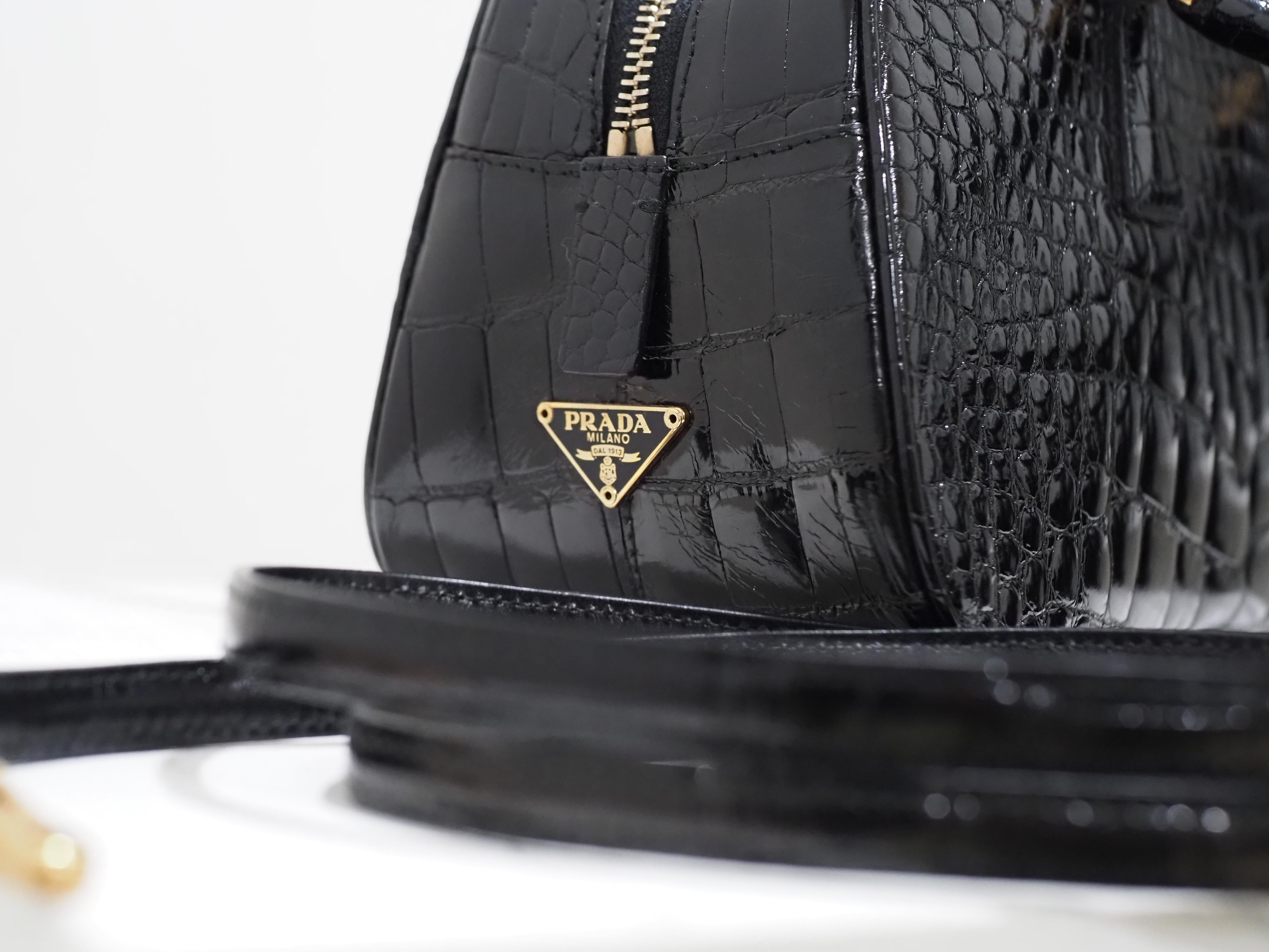 Prada black croco leather handbag shoulder bag In Excellent Condition For Sale In Capri, IT