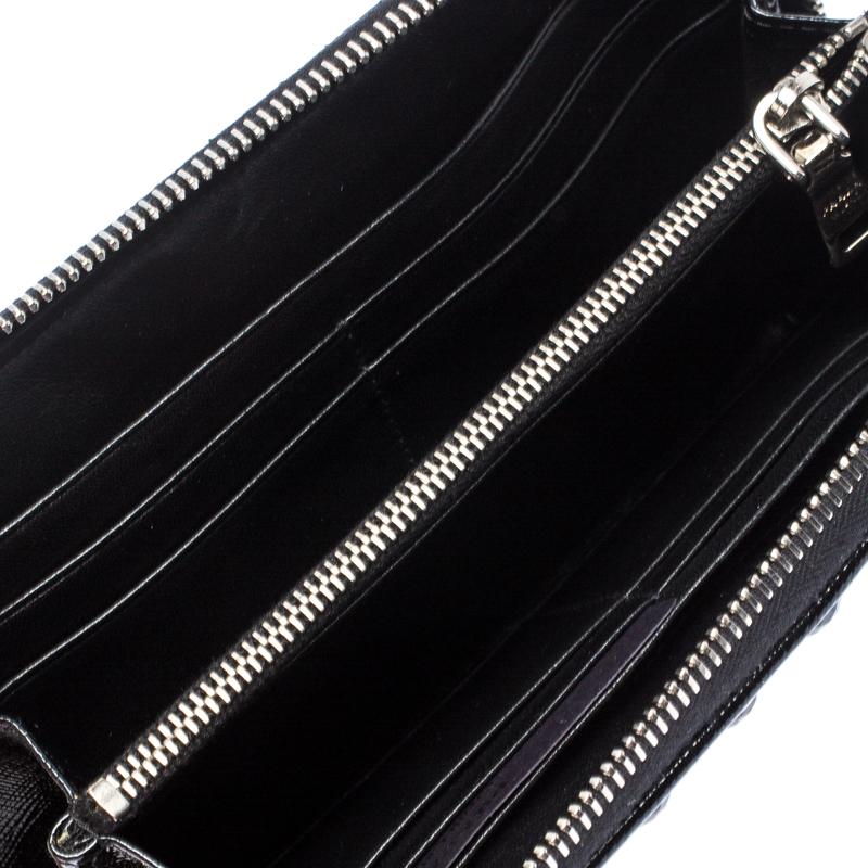 Prada Black Crystal Embellished Leather Zip Around Wallet In Good Condition In Dubai, Al Qouz 2