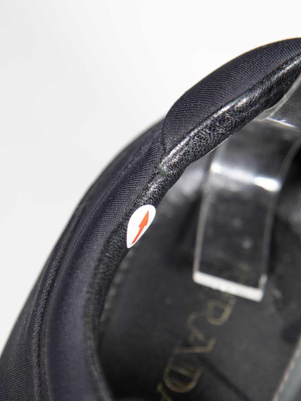 Prada Schwarze kristallverzierte Slip-On-Turnschuhe Größe IT 38,5 im Angebot 1