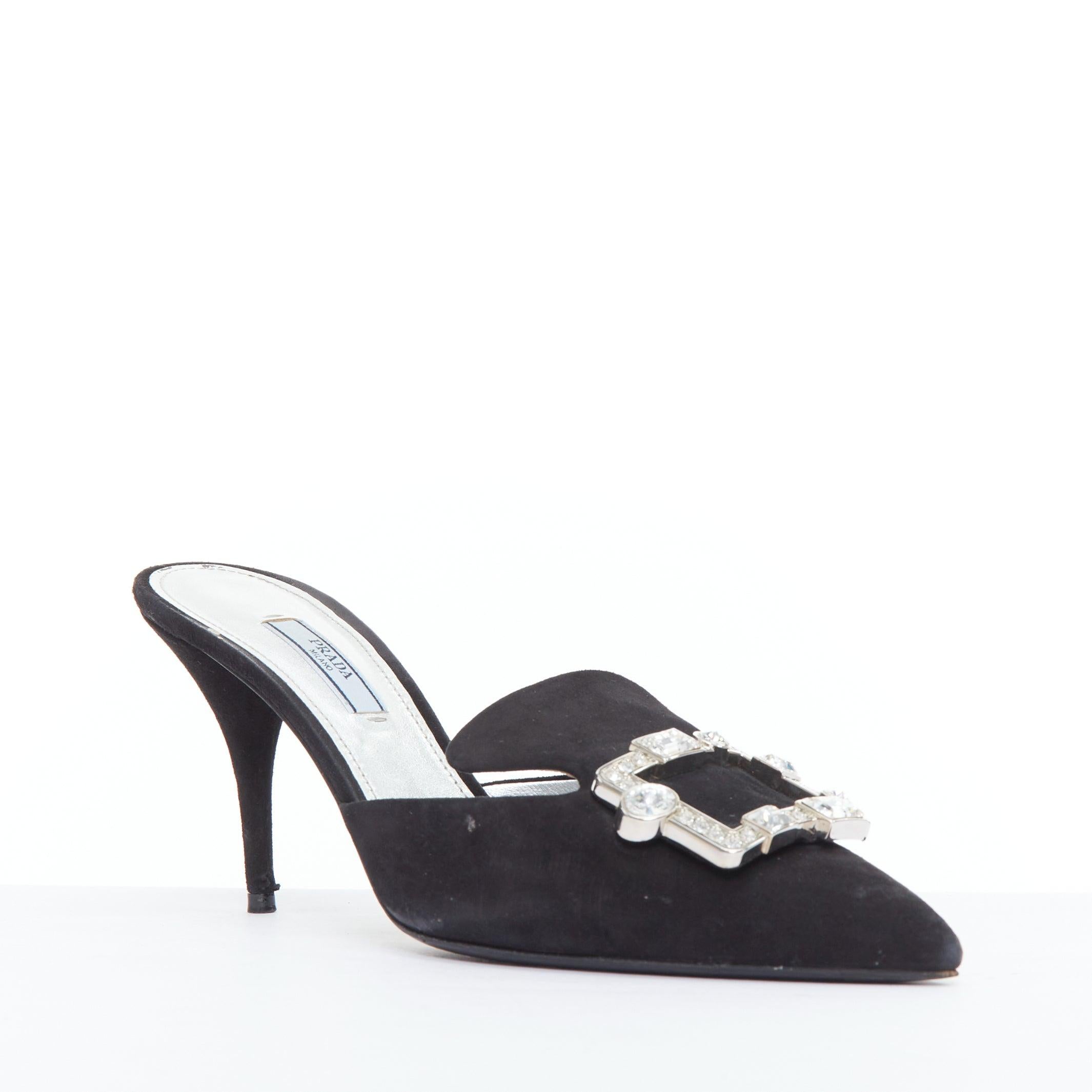 PRADA mules en cuir velouté avec boucle rectangulaire en cristal noir EU39
Référence : JHDN/A00028
Marque : Prada
Designer : Miuccia Prada
MATERIAL : Suède
Couleur : noir, transparent
Motif : Solide
Fermeture : Slip On
Doublure : Cuir