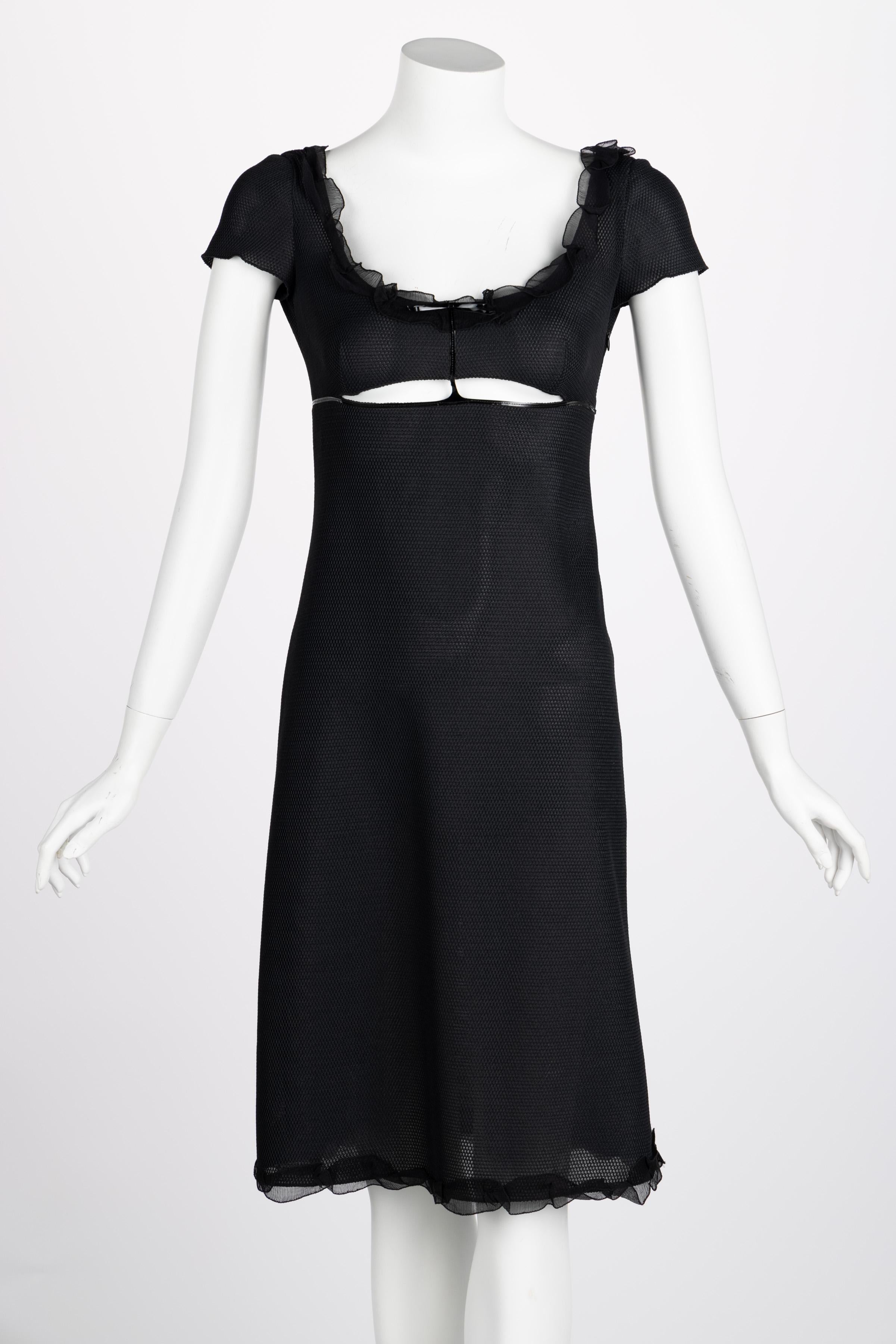 Robe Prada à découpes noires bordée de vernis, années 1990 en vente 5