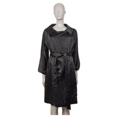 Manteau Prada noir à double boutonnage et ceinture en satin, taille 48 XXL