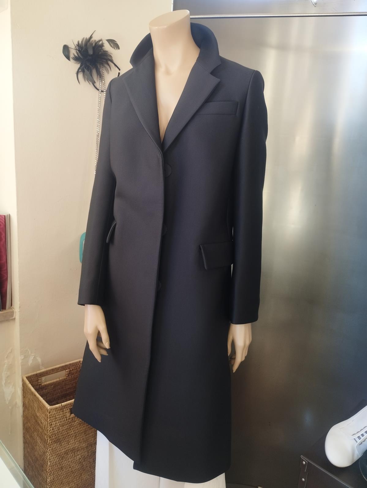 Nero Prada Cappotto nero Eleg FR 34 / IT 38 in vendita