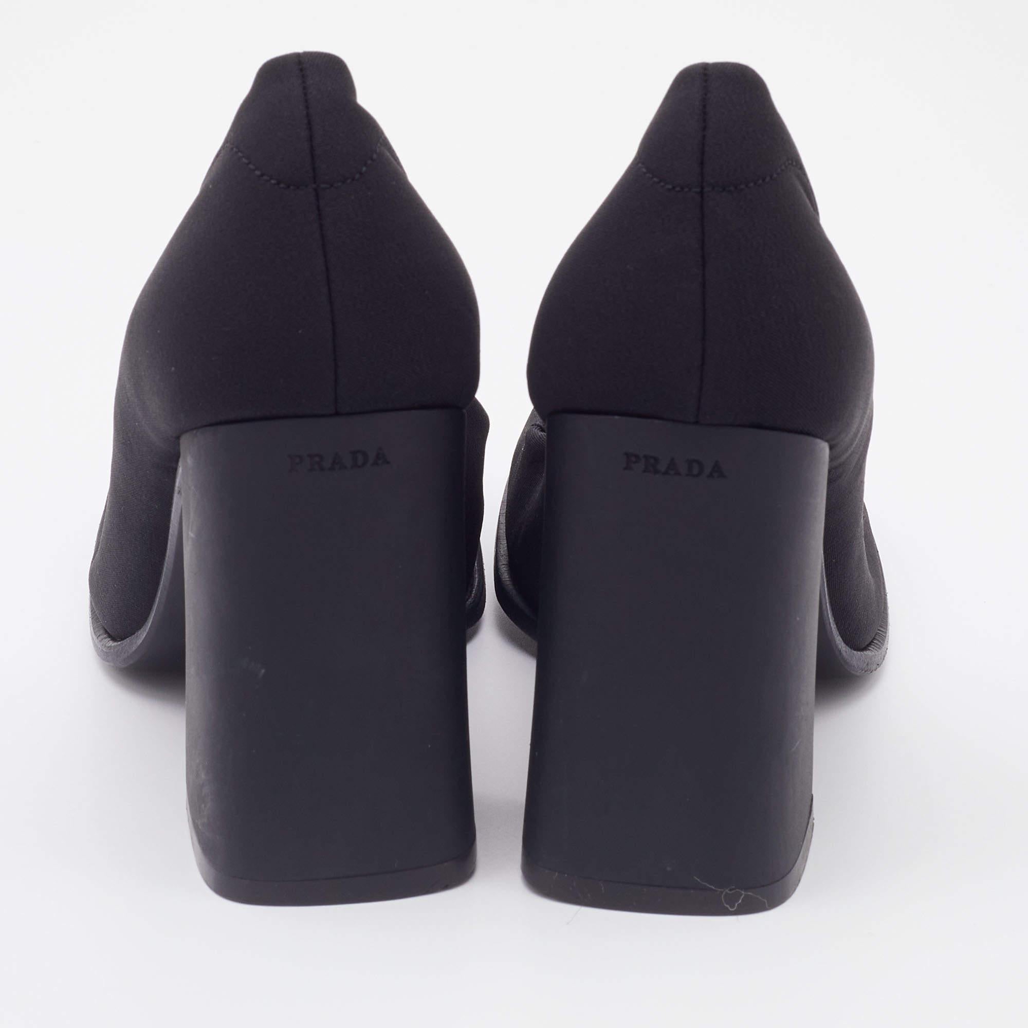 Prada Black Fabric Square Toe Block Heel Mary Jane Pumps Size 35 In Good Condition In Dubai, Al Qouz 2