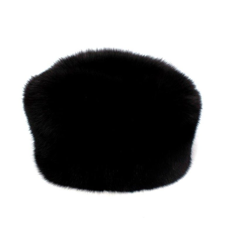 Prada Black Fox Fur Hat at 1stDibs | prada fur hat, prada  display picture 3