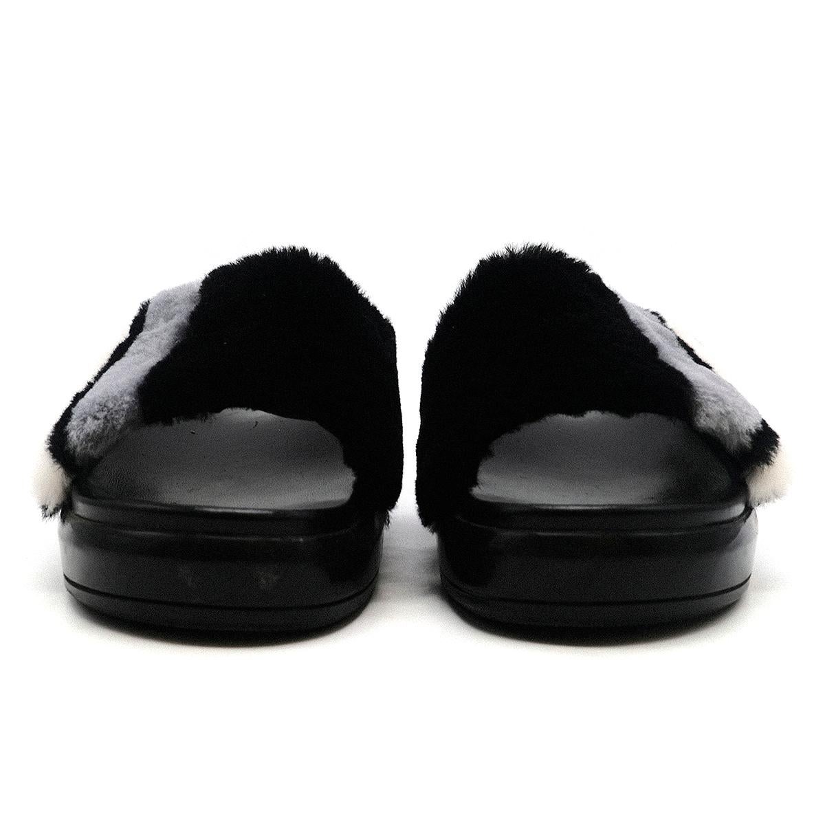 Prada Black Fur Platform Slide Sandals US 9 In Good Condition In London, GB