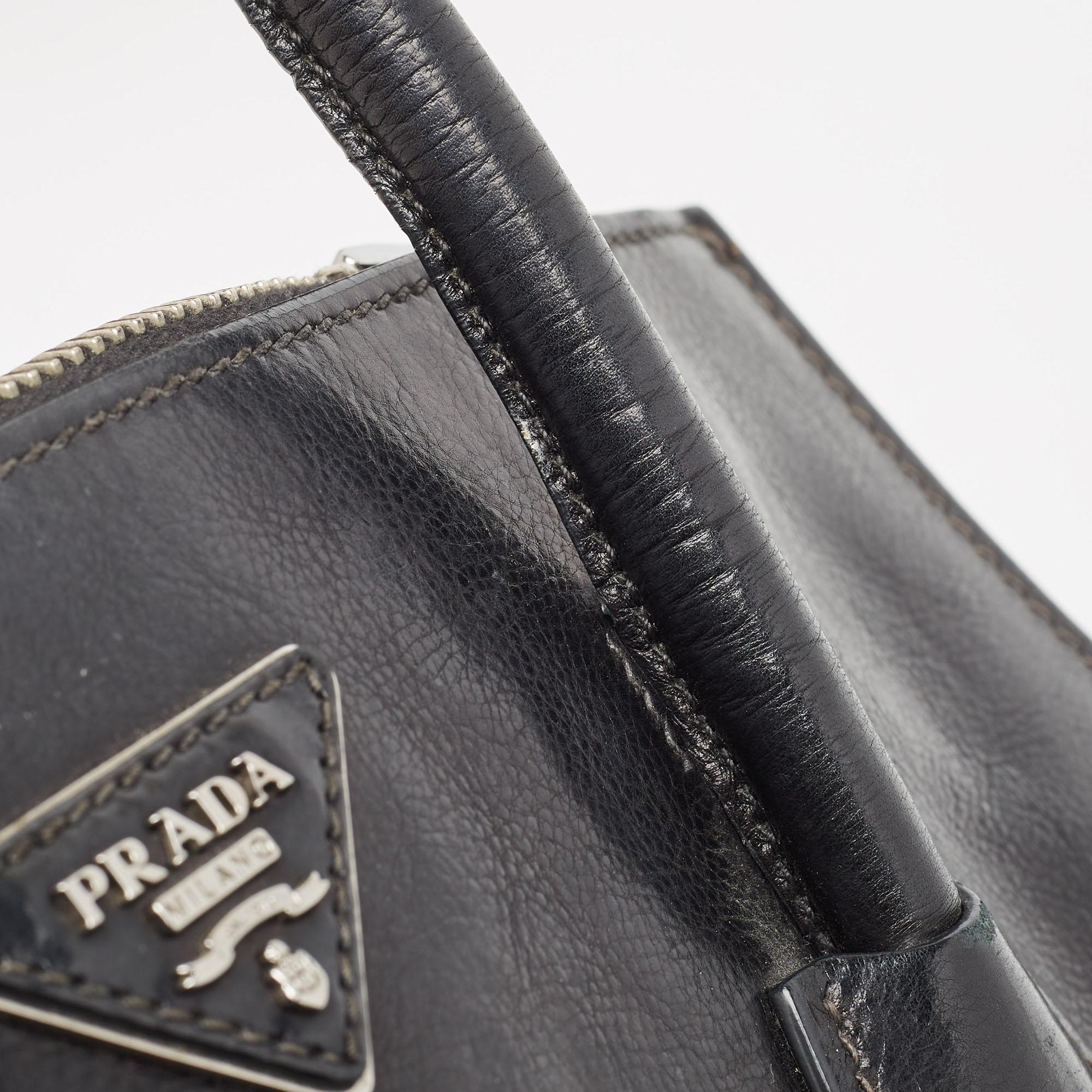 Prada Black Glazed Leather Twin Pocket Double Handle Tote For Sale 6