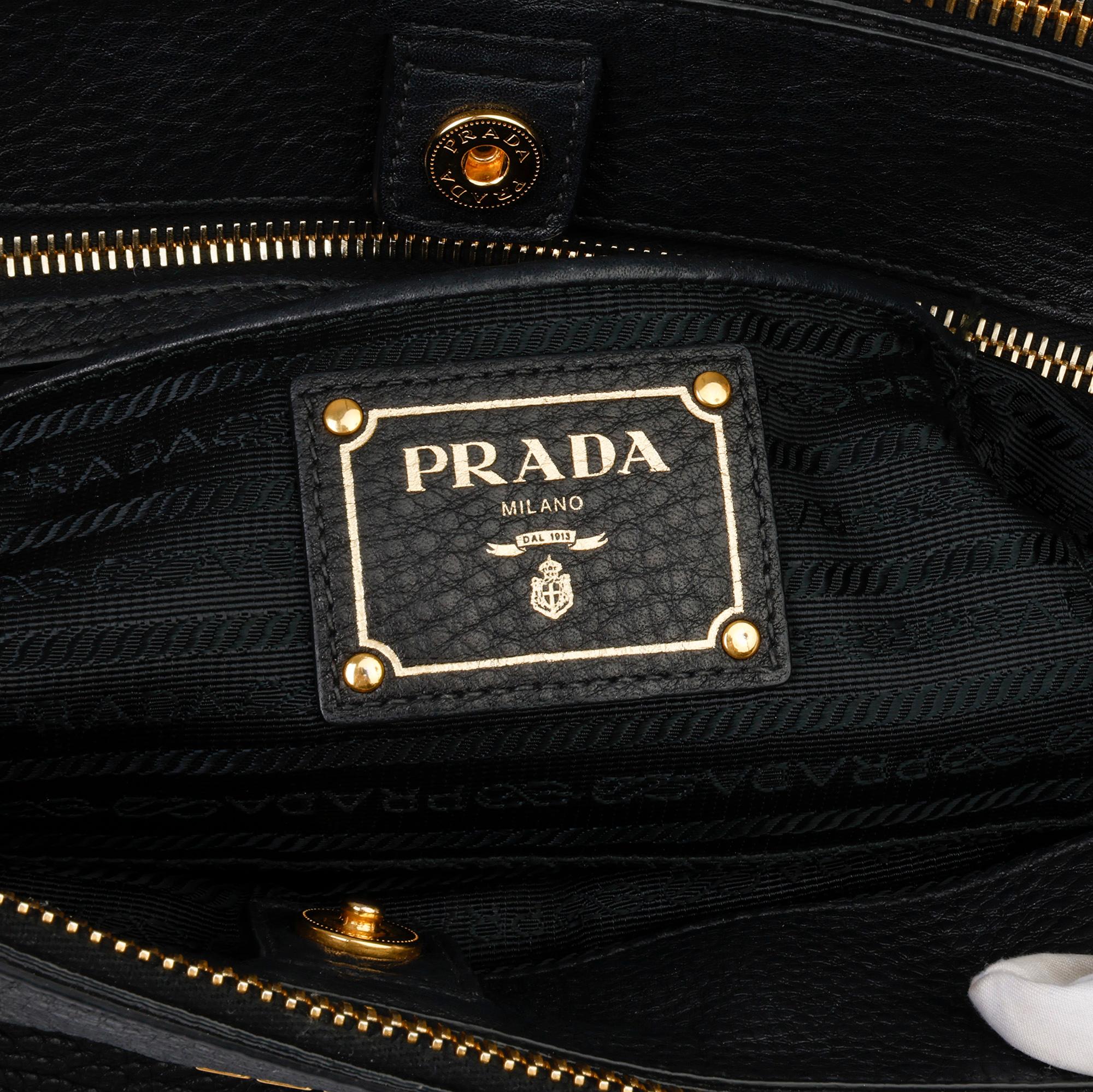 Prada Vitello Phenix Tragetasche und Brieftasche aus schwarzem genarbtem Kalbsleder 6