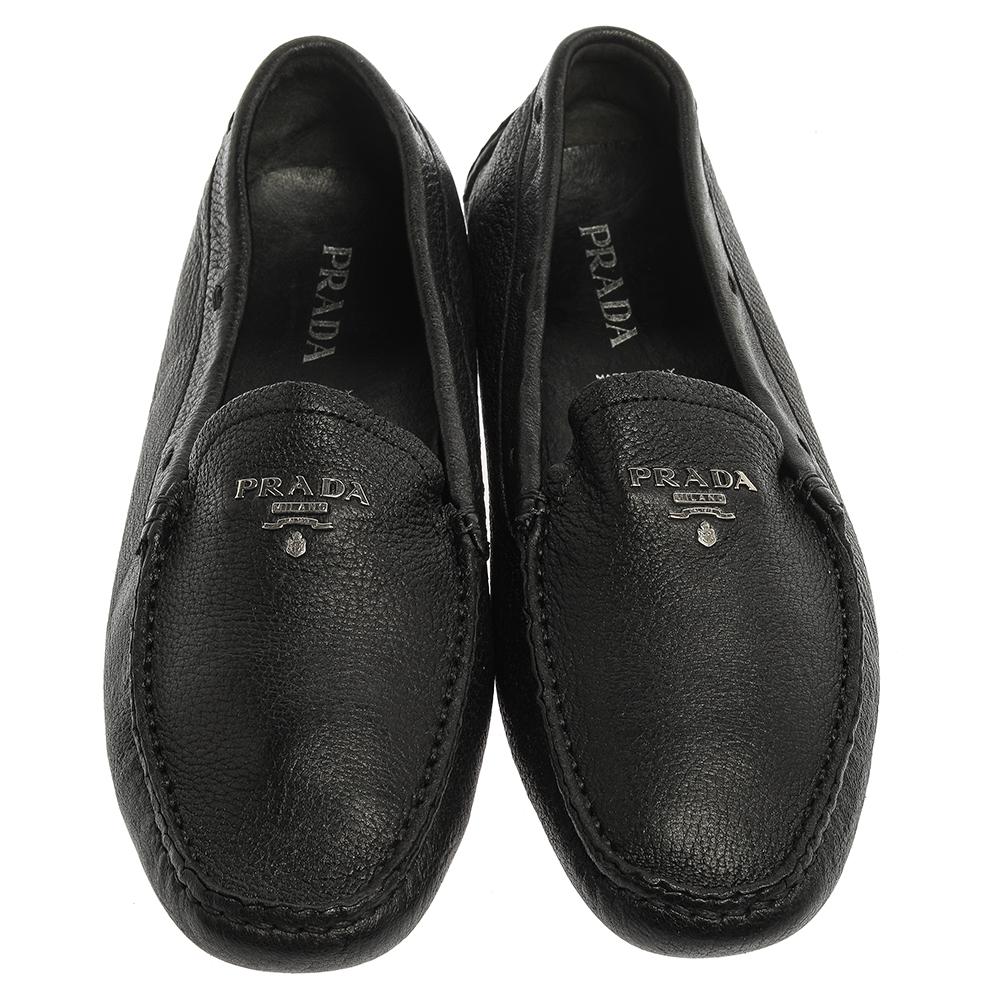 Prada Black Grained Leather Slip On Loafers Size 39 In Good Condition In Dubai, Al Qouz 2