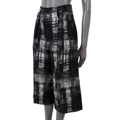PRADA black & grey silk 2016 PRINTED BERMUDA Shorts Pants 40 S