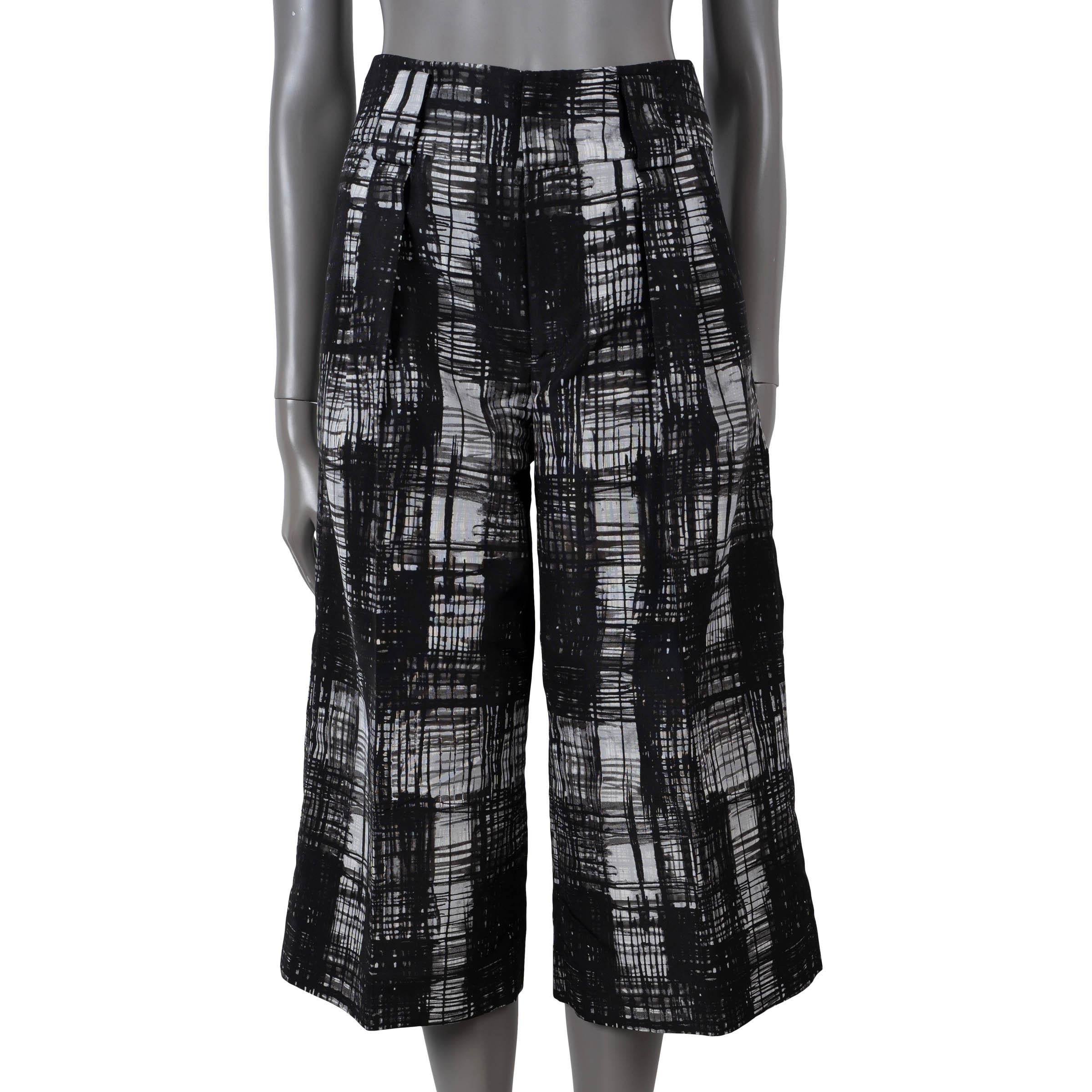 PRADA black & grey silk 2016 PRINTED BERMUDA Shorts Pants 40 S
