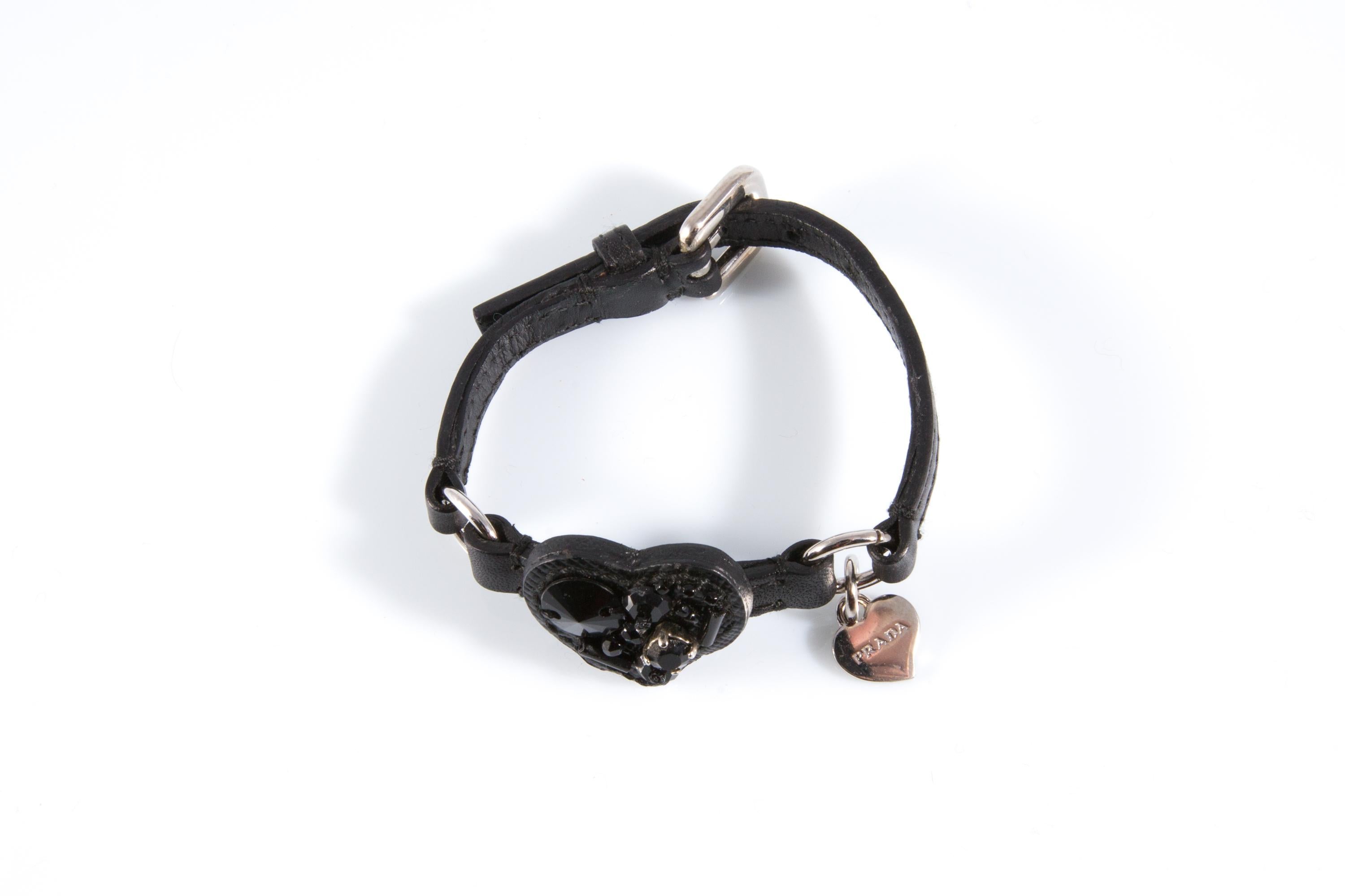 Prada Bracelet noir en forme de cœur Bon état - En vente à Paris, FR