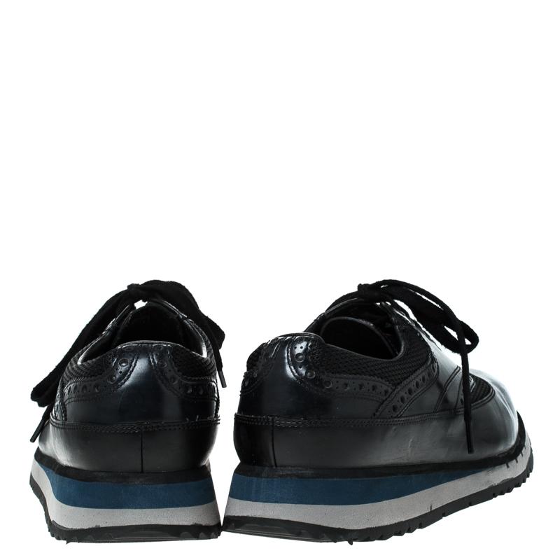 Prada Black Leather And Mesh Lace Up Sneakers Size 42.5 In Good Condition In Dubai, Al Qouz 2