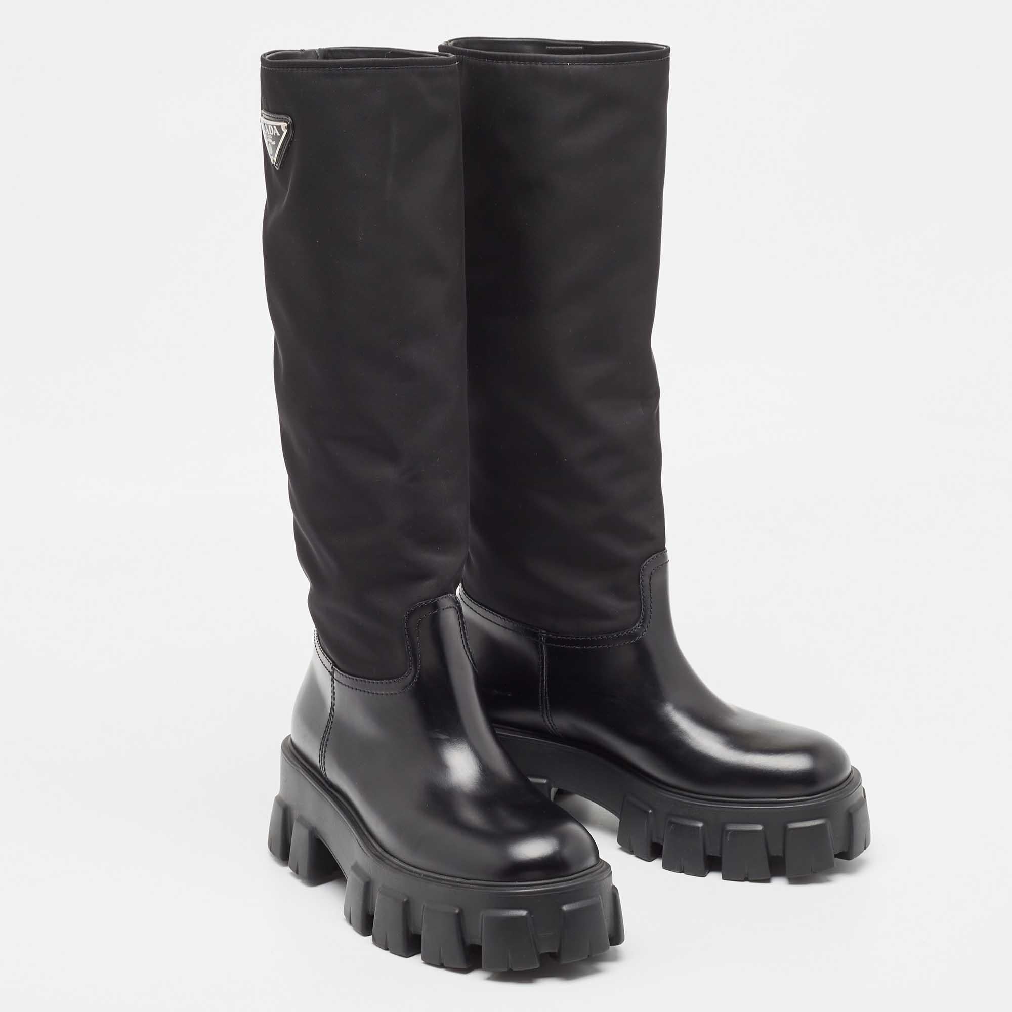 Prada Black Leather and Nylon Monolith Boots Size 38 In Excellent Condition For Sale In Dubai, Al Qouz 2