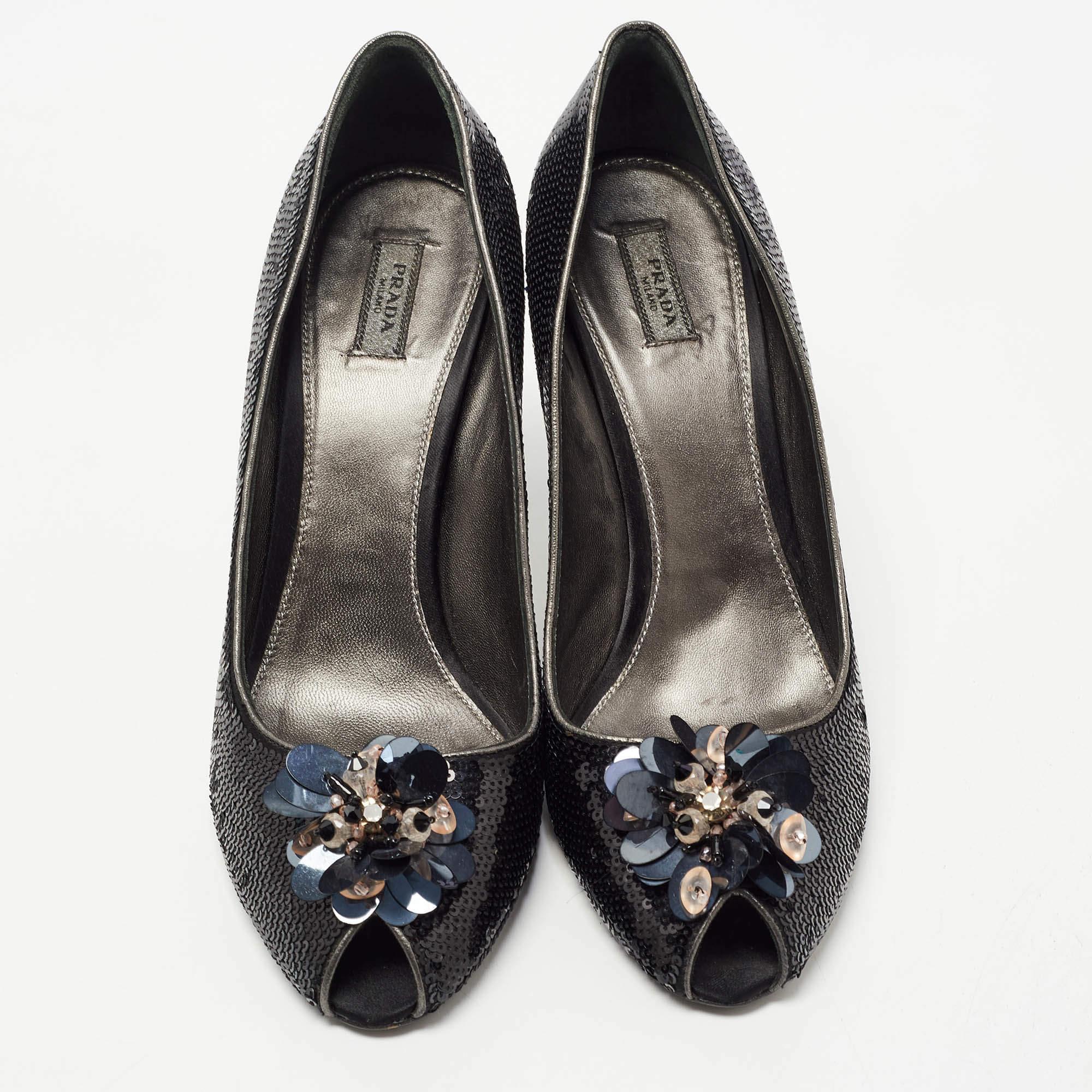 Prada Black Leather and Sequin Flower Embellished Peep Toe Pumps Size 40 In Fair Condition In Dubai, Al Qouz 2
