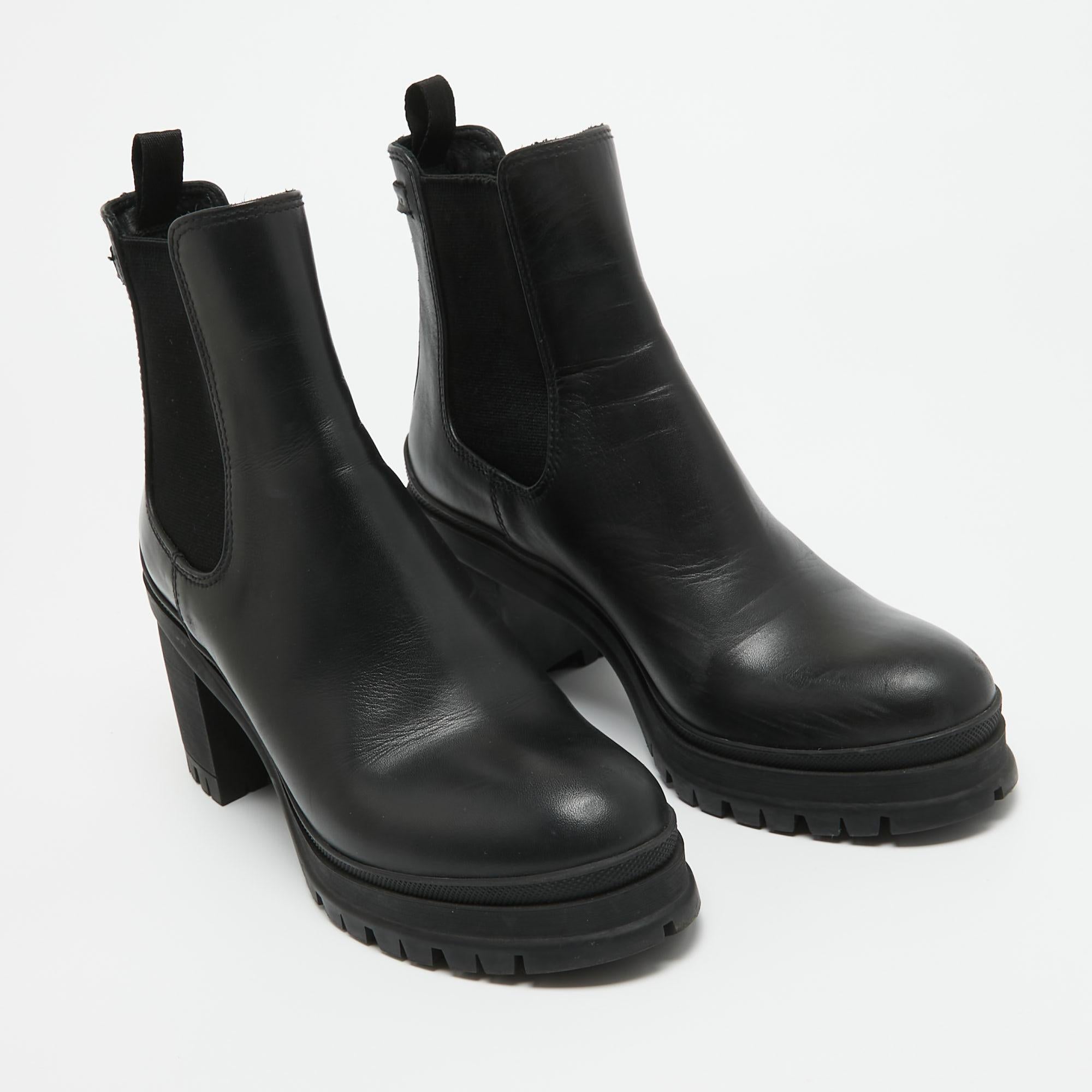 Prada Black Leather Ankle Length Boots Size 38.5 For Sale 1
