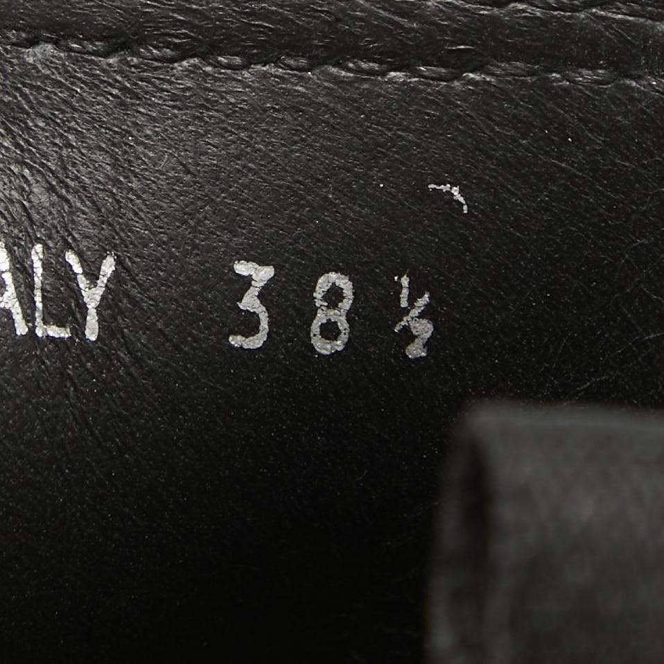 Prada - Bottes en cuir noir Taille 38.5 en vente 5