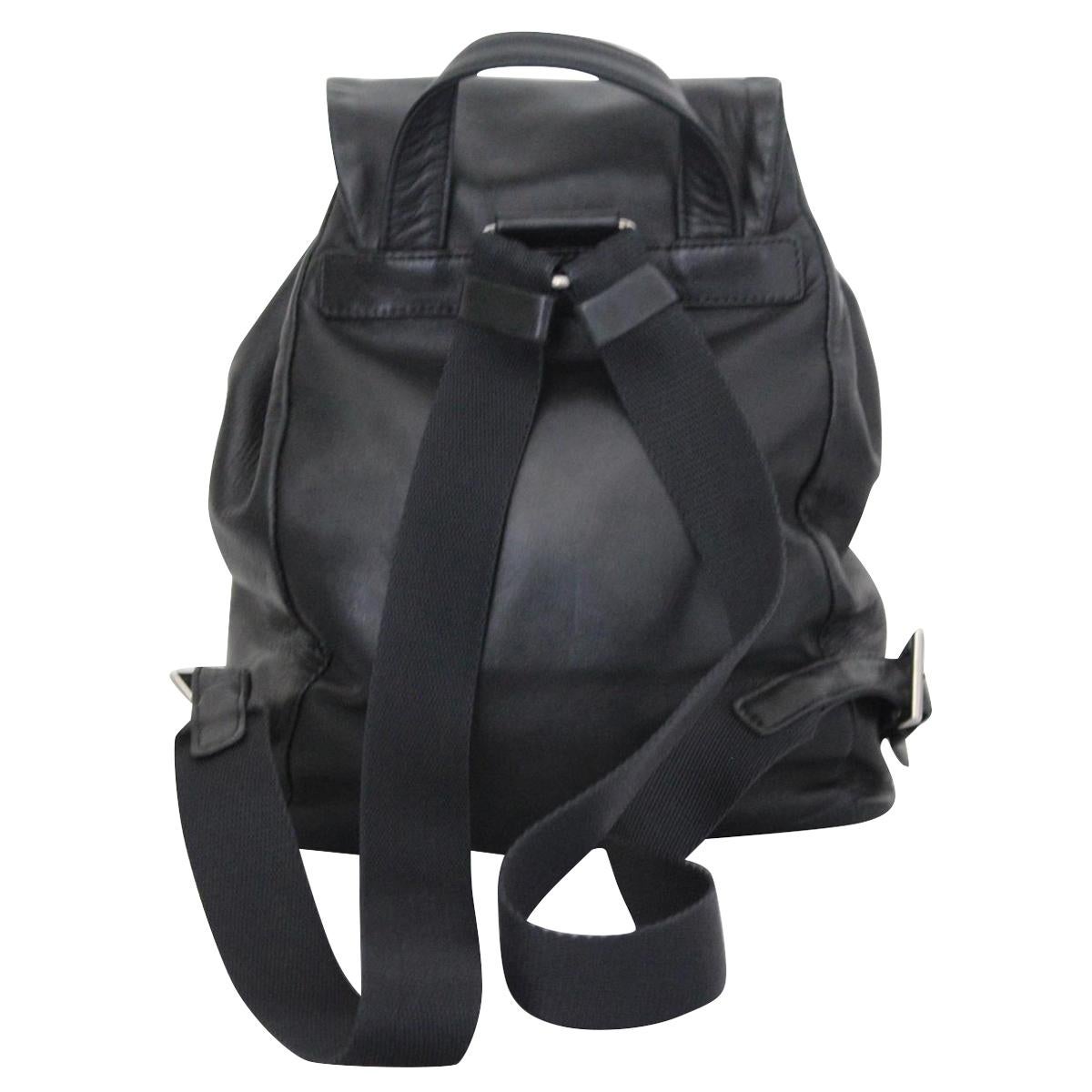 Super quality Prada backpack
YSupersoft leather
Black color
Metal inserts
Buckle closure
Internal zip pocket
Cm 20 x 26 x 15 (7.8 x 10.2 x 5.9 inches)
Original price € 1550
Worldwide express shipping included in the price !