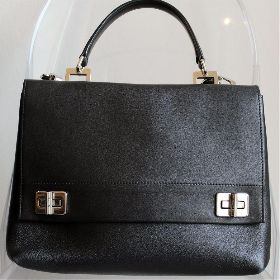 Prada Black Leather Bag In Excellent Condition In Gazzaniga (BG), IT