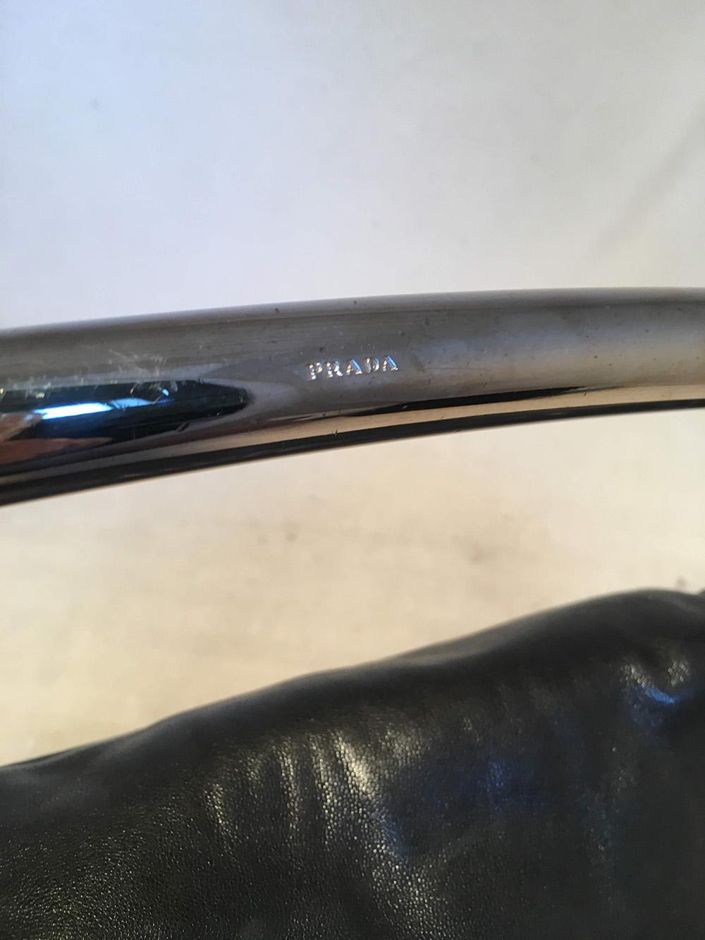 Prada Black Leather Bar Top Handle Convertible Handbag In Good Condition For Sale In Philadelphia, PA
