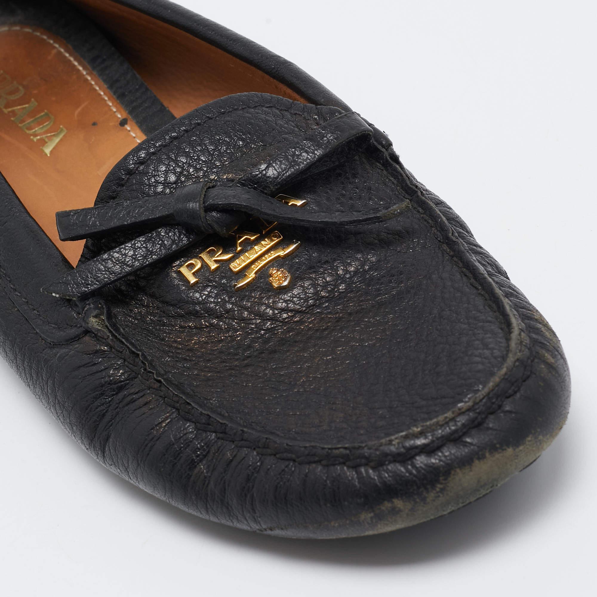 Prada - Mocassins en cuir noir avec nœud Taille 35 en vente 2