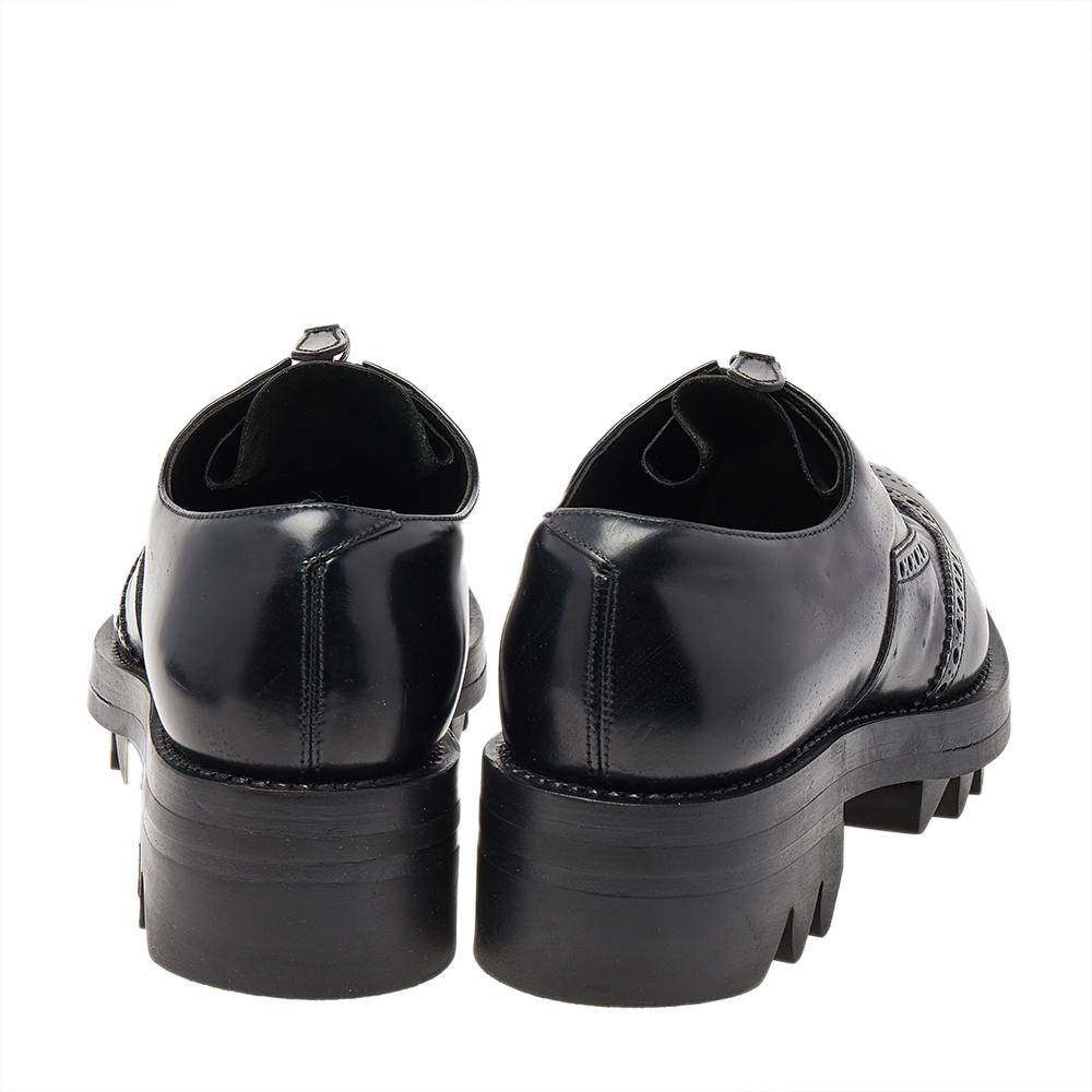 Prada Black Leather Brogue Zipper Platform Oxfords Size 41 In Good Condition In Dubai, Al Qouz 2