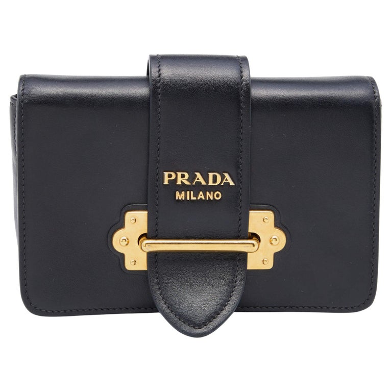 Verstoring Reis Daarom Prada Black Leather Cahier Belt Bag For Sale at 1stDibs