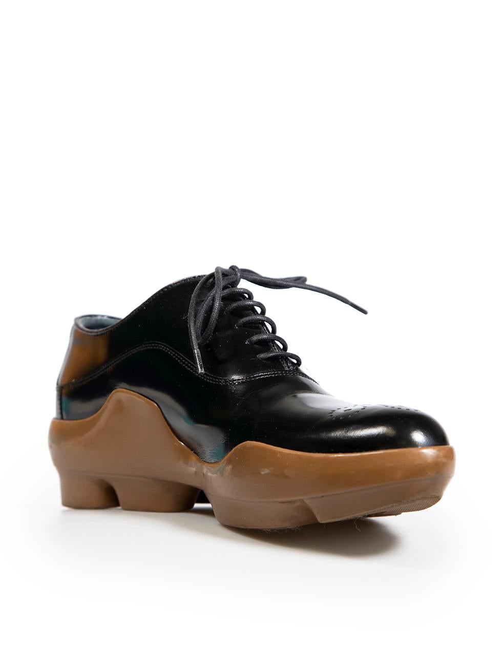 CONDITION is Very good. Minimal wear to shoes is evident. Minimal wear to both outsoles with light scratches. There is also general creasing to the leather on this used Prada designer resale item.
 
 Details
 Derby
 Black
 Leather
 Oxfords
 Contrast