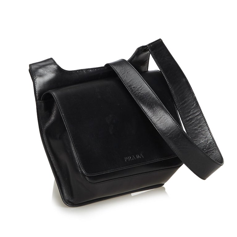 Prada Black Leather Crossbody Bag For Sale at 1stDibs