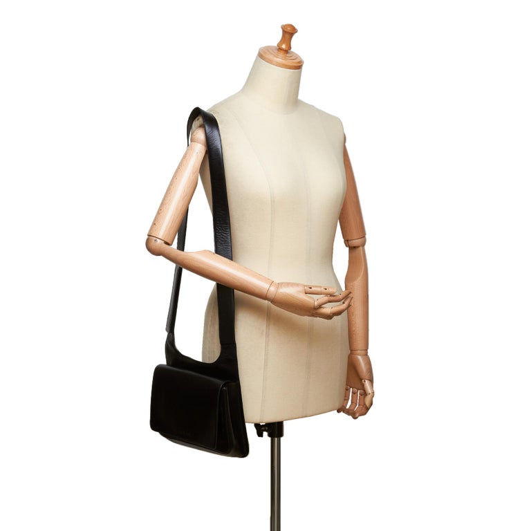 Prada Black Leather Crossbody Bag For Sale at 1stDibs