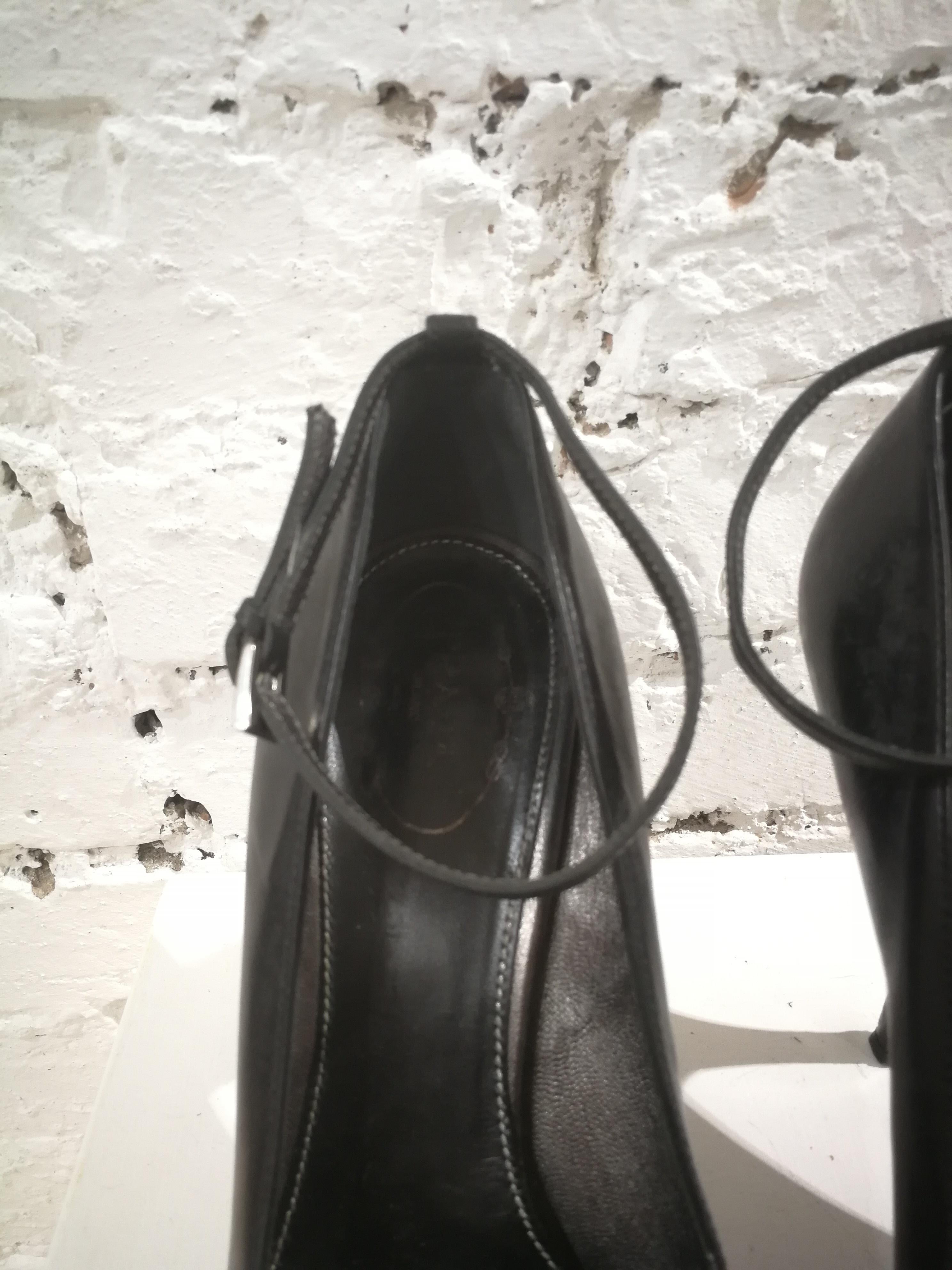 Prada Black Leather Decollete In Good Condition In Capri, IT