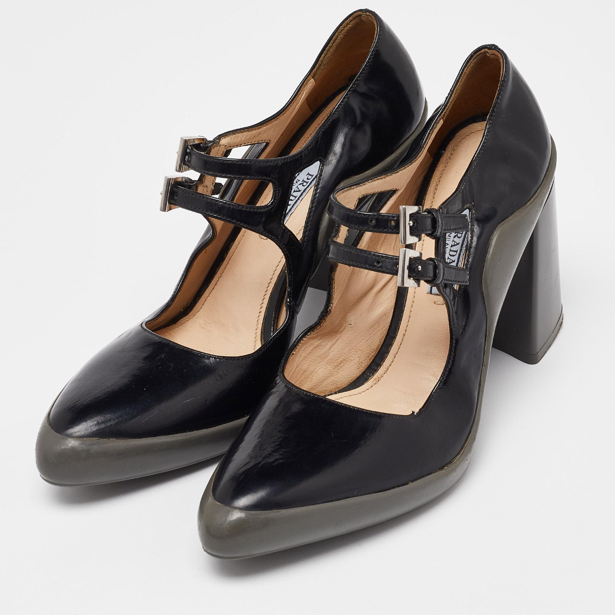 Exhibit an elegant style with this pair of pumps. These elegant shoes are crafted from quality materials. They are set on durable soles and sleek heels.