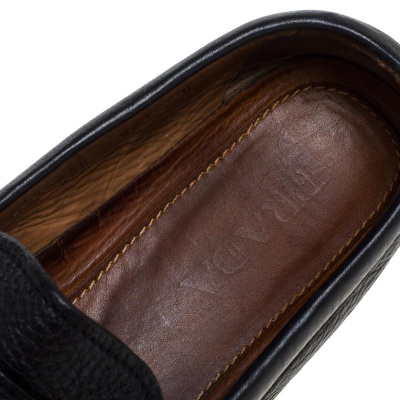 Prada Black Leather Driver Penny Slip On Loafers Size 42 In Fair Condition For Sale In Dubai, Al Qouz 2