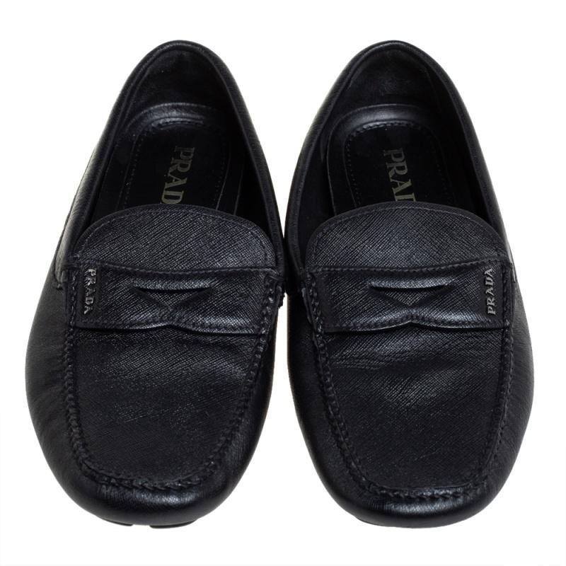 Prada Black Leather Driving Loafers Slze 42 In Good Condition In Dubai, Al Qouz 2