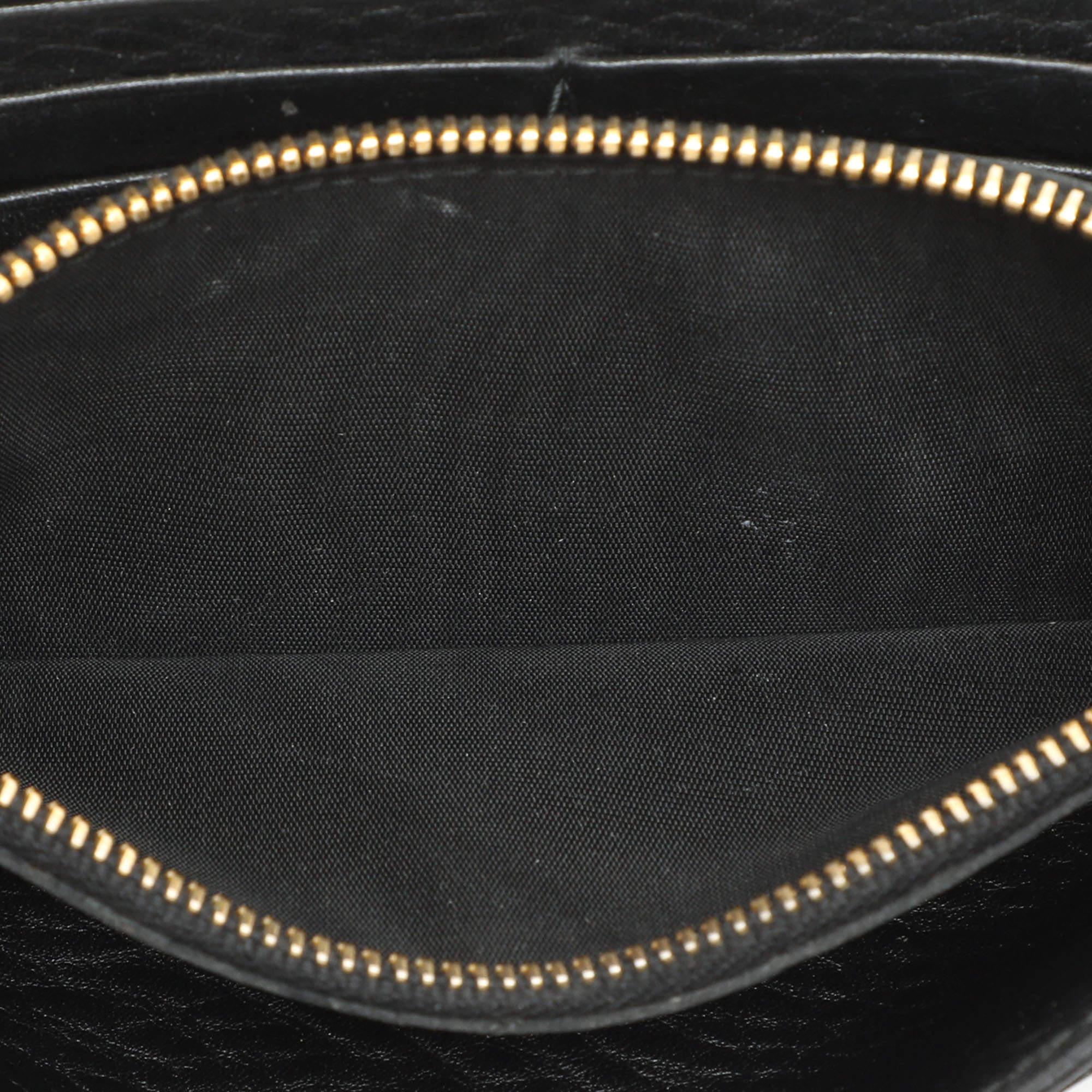 Prada Black Leather Flap Continental Wallet In Fair Condition For Sale In Dubai, Al Qouz 2