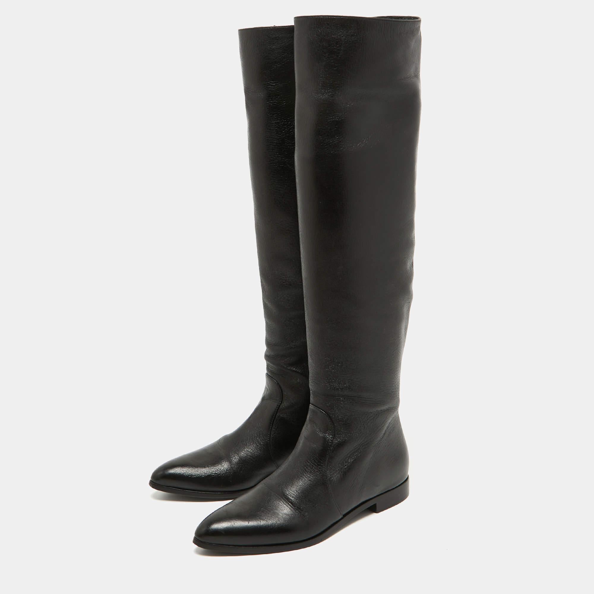 Prada Black Leather Knee High Block Heel Boots Size 36 In Good Condition For Sale In Dubai, Al Qouz 2