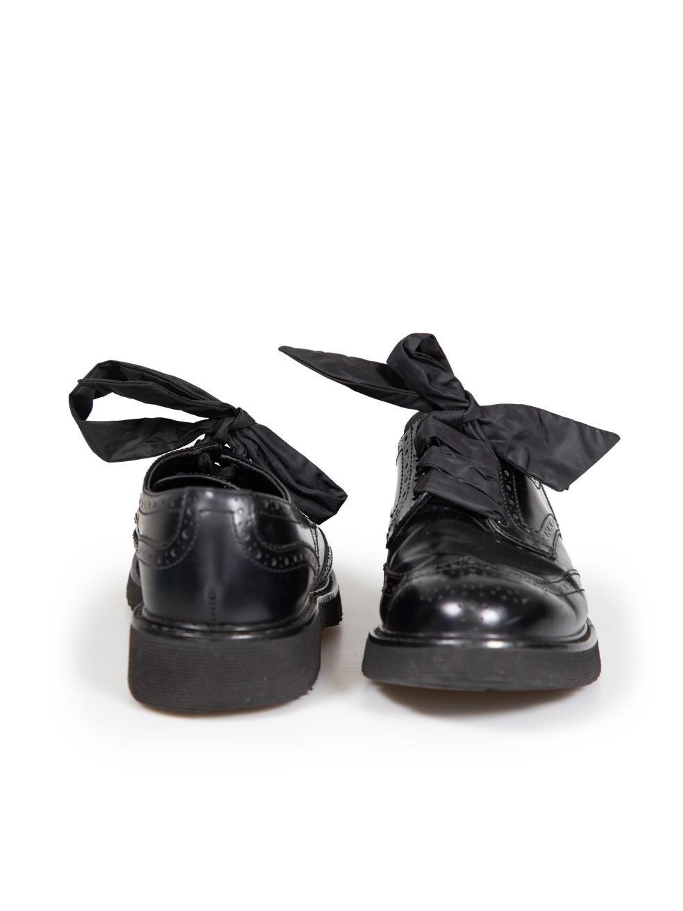 Prada - Chaussures à lacets en cuir noir - Taille IT 38 Bon état - En vente à London, GB