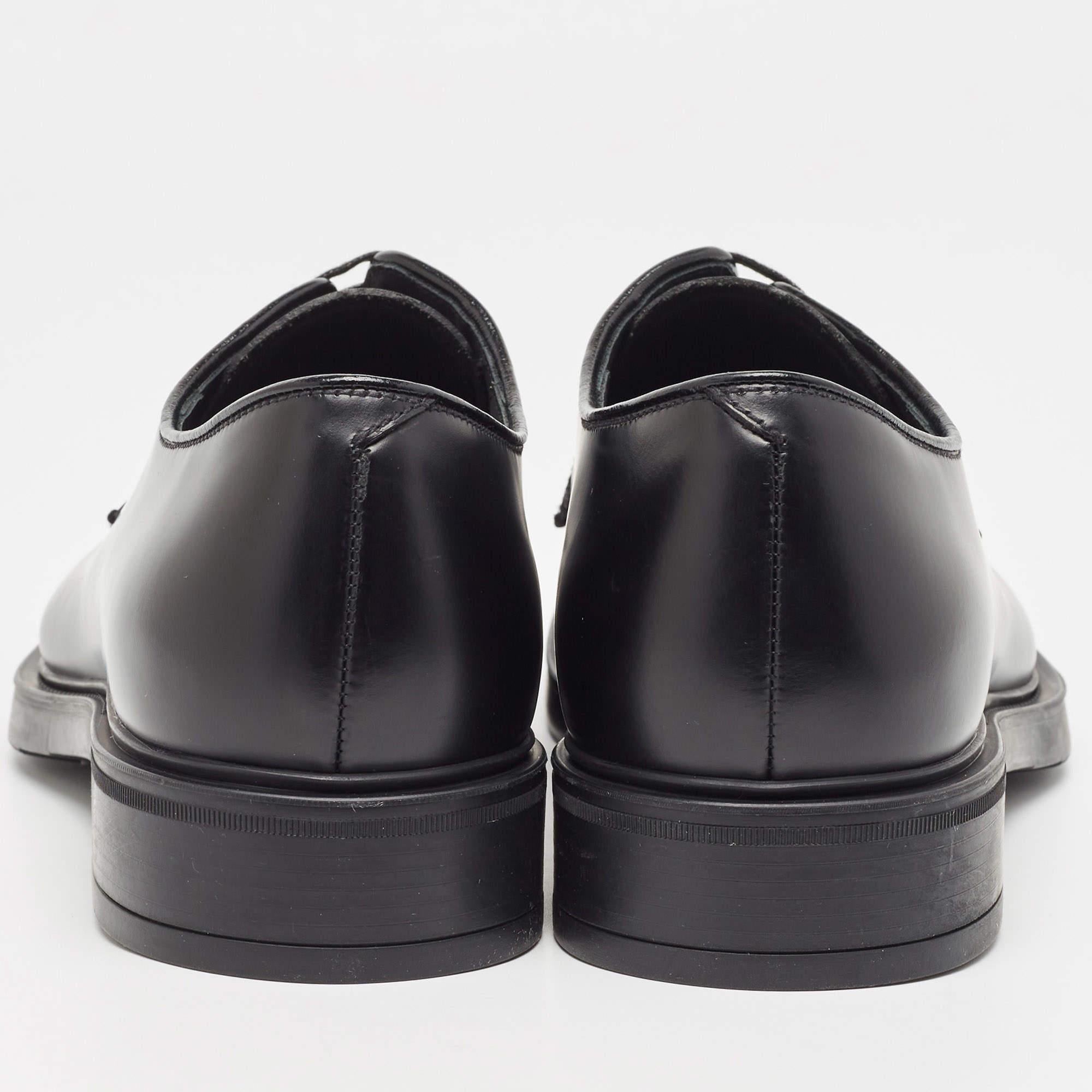 Men's Prada Black Leather Lace Up Oxfords Size 40 For Sale