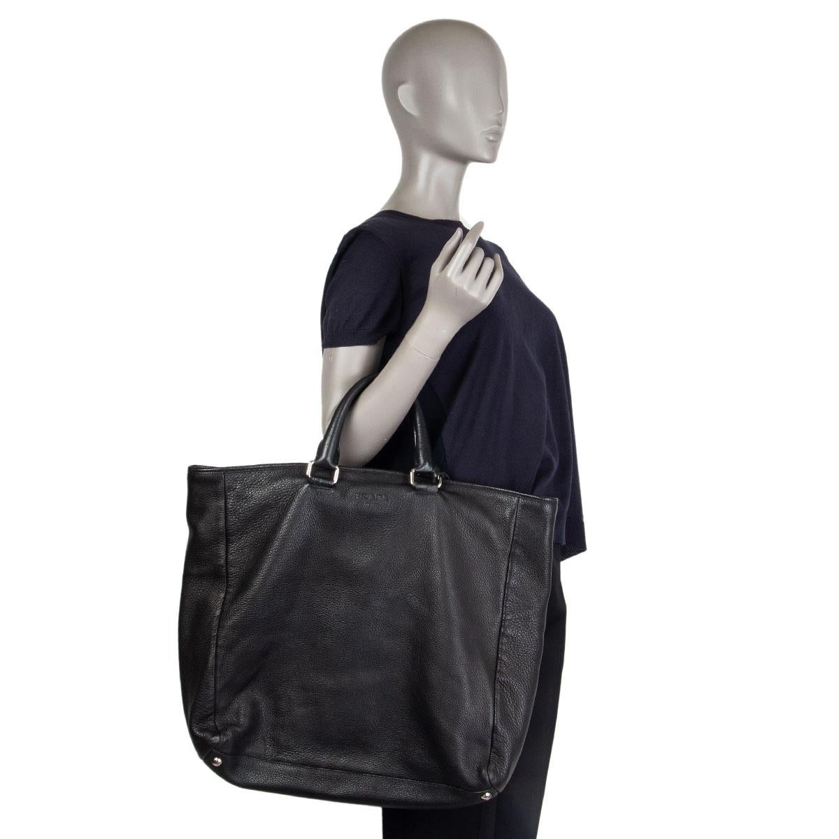 PRADA black leather LARGE CERVO TOTE Bag In Good Condition In Zürich, CH