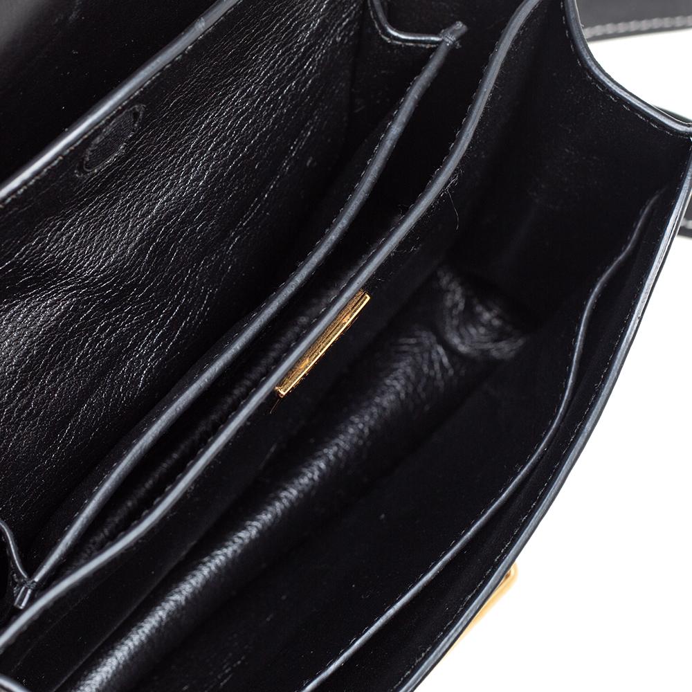 Prada Schwarze Laser Cut Cahier Umhängetasche aus Leder im Angebot 3