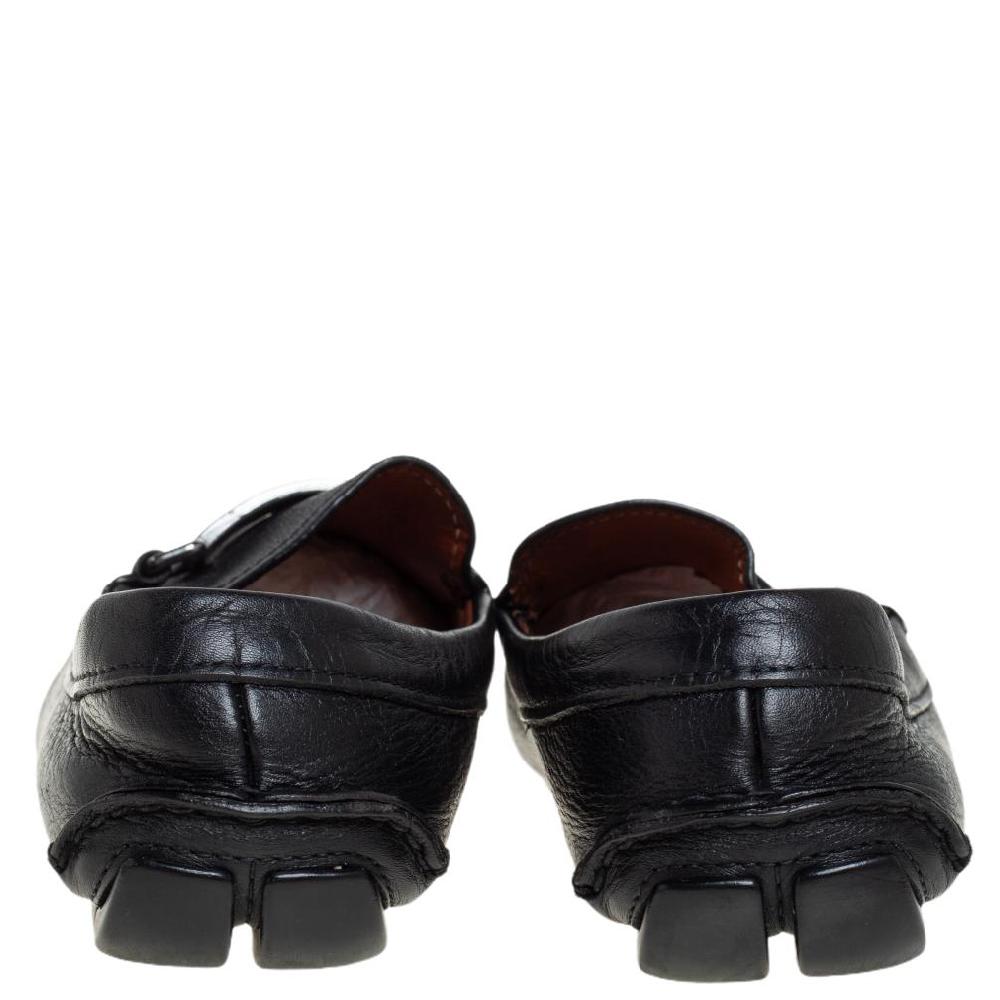 Prada Black Leather Logo Embellished Loafers Size 41 In Fair Condition For Sale In Dubai, Al Qouz 2