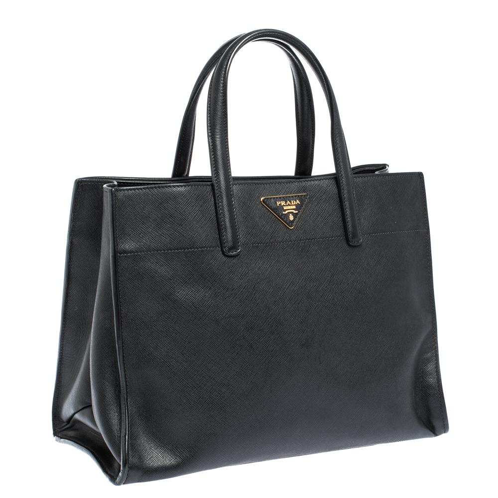 prada logo-plaque tote bag