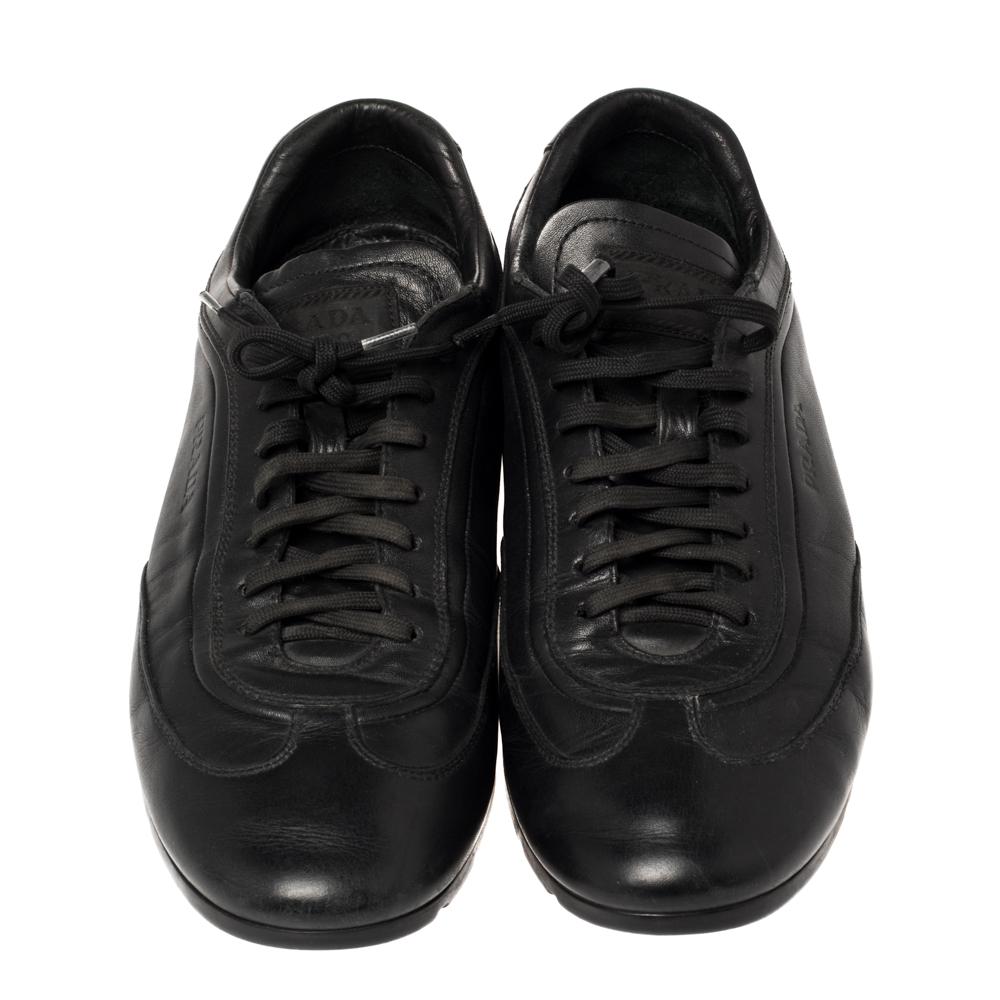 Prada Black Leather Low Top Sneakers Size 41 In Good Condition In Dubai, Al Qouz 2