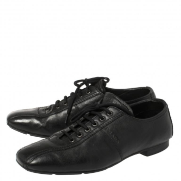 Prada Black Leather Low Top Sneakers Size 42 For Sale 2