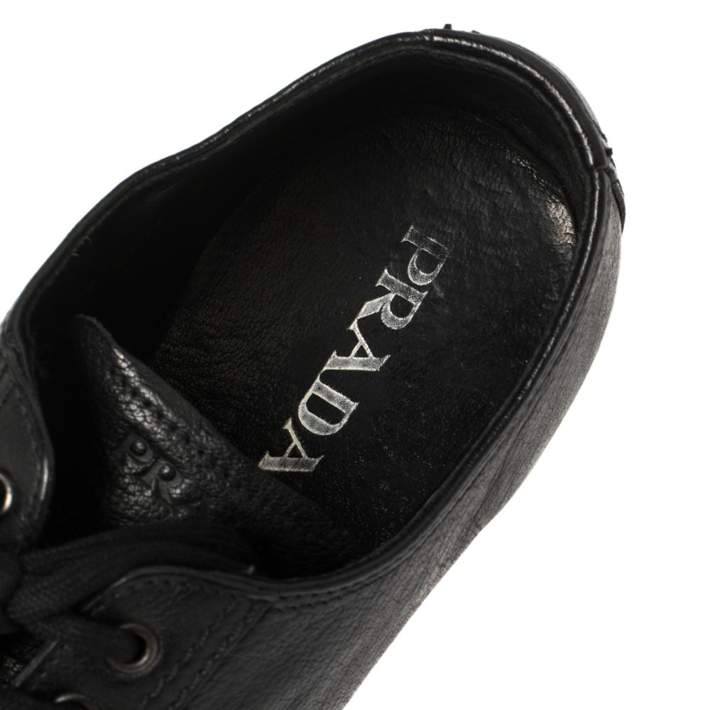 Prada Black Leather Low Top Sneakers Size 42 For Sale 2