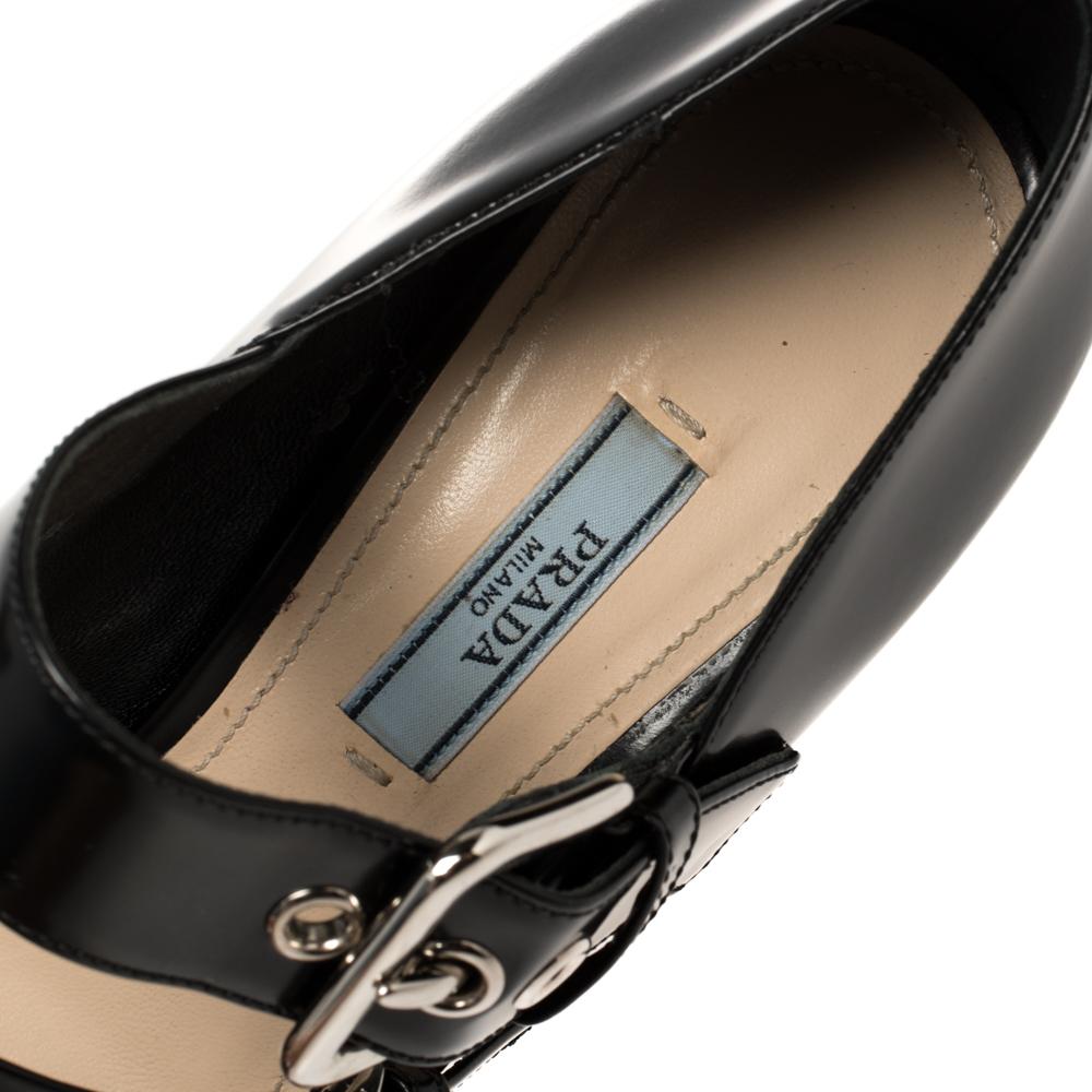 Prada Black Leather Mary Jane Oversize Buckle Pointed Toe Pumps Size 39.5 In Good Condition In Dubai, Al Qouz 2