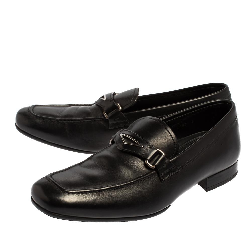 Prada Black Leather Penny Loafers Size 40 In Good Condition In Dubai, Al Qouz 2