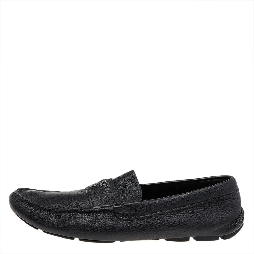 Prada Black Leather Penny Loafers Size 43 In Good Condition In Dubai, Al Qouz 2